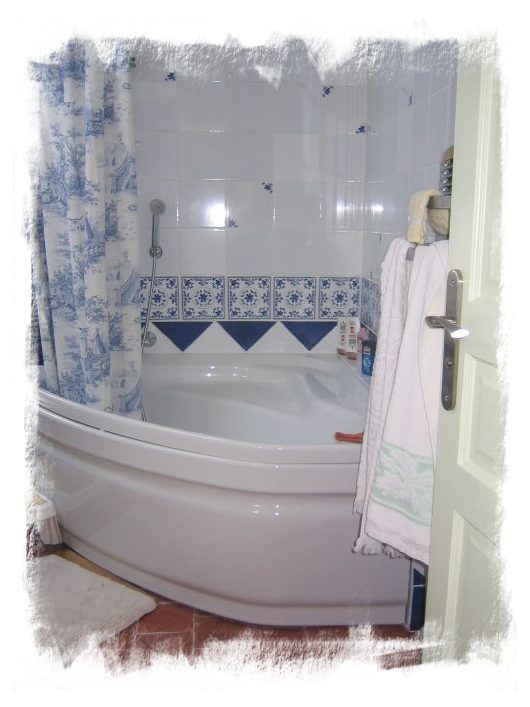 Oigny : salle de bain tout confort ...